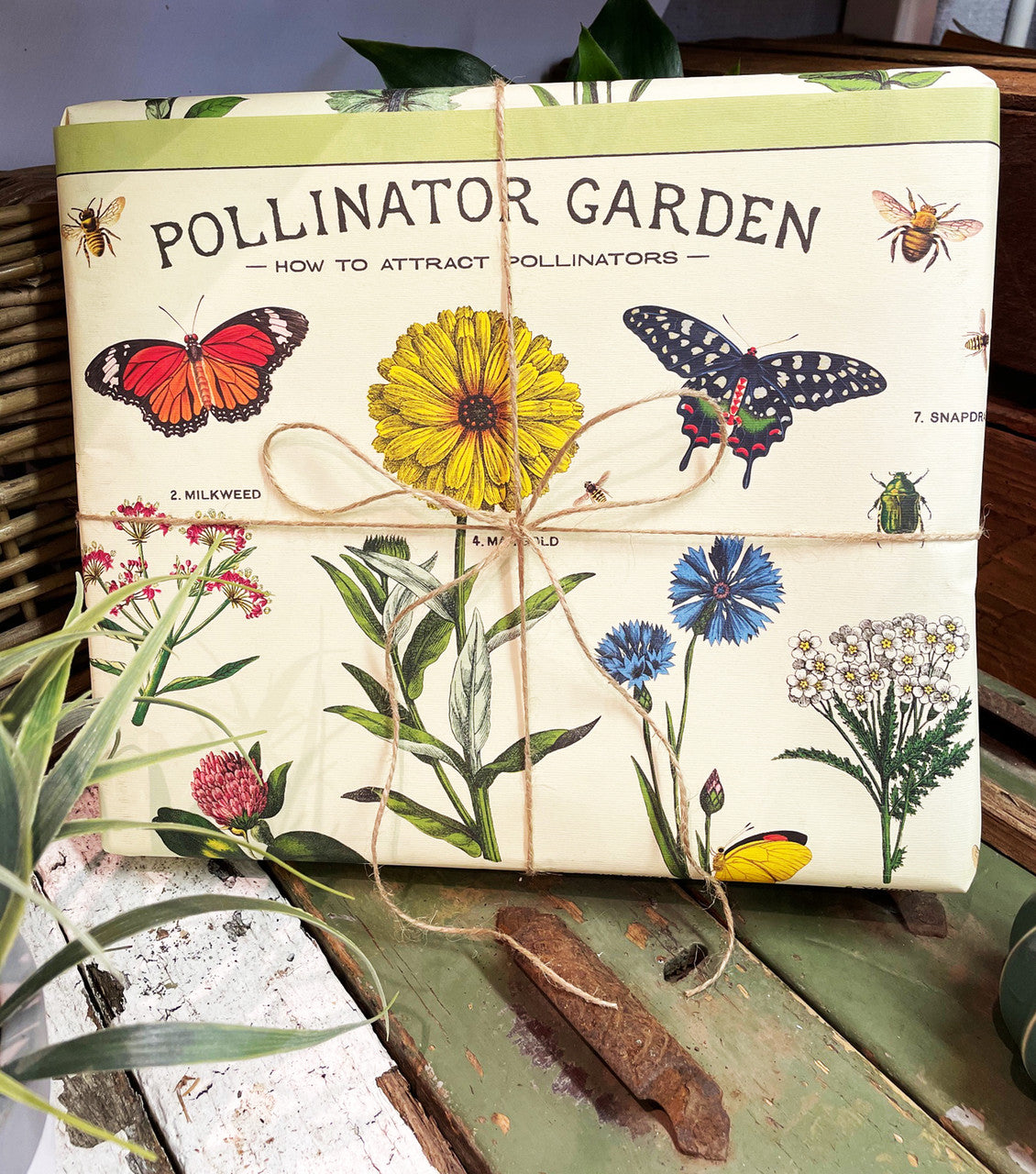 Gift wrap paper Pollinator print